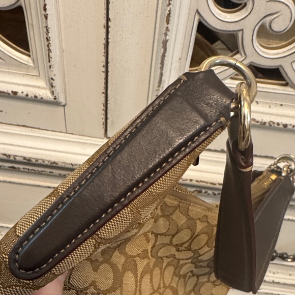 Coach Tan Signature Hobo Bag - Picture 3 of 10